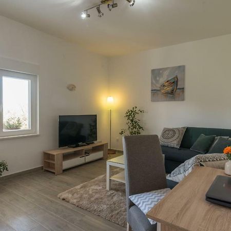 Apartment Okrug Gornji - Trogir With Sea View 외부 사진