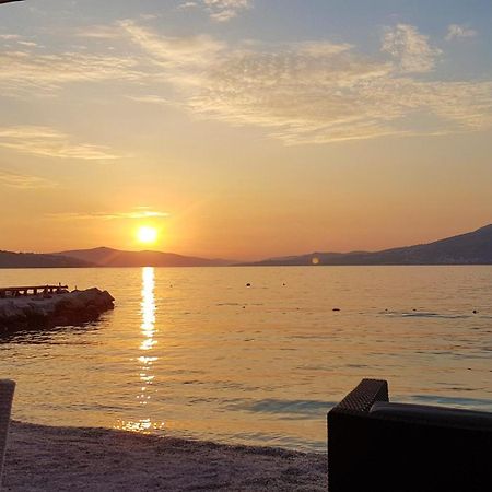 Apartment Okrug Gornji - Trogir With Sea View 외부 사진