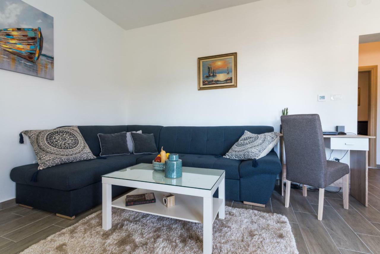 Apartment Okrug Gornji - Trogir With Sea View 외부 사진