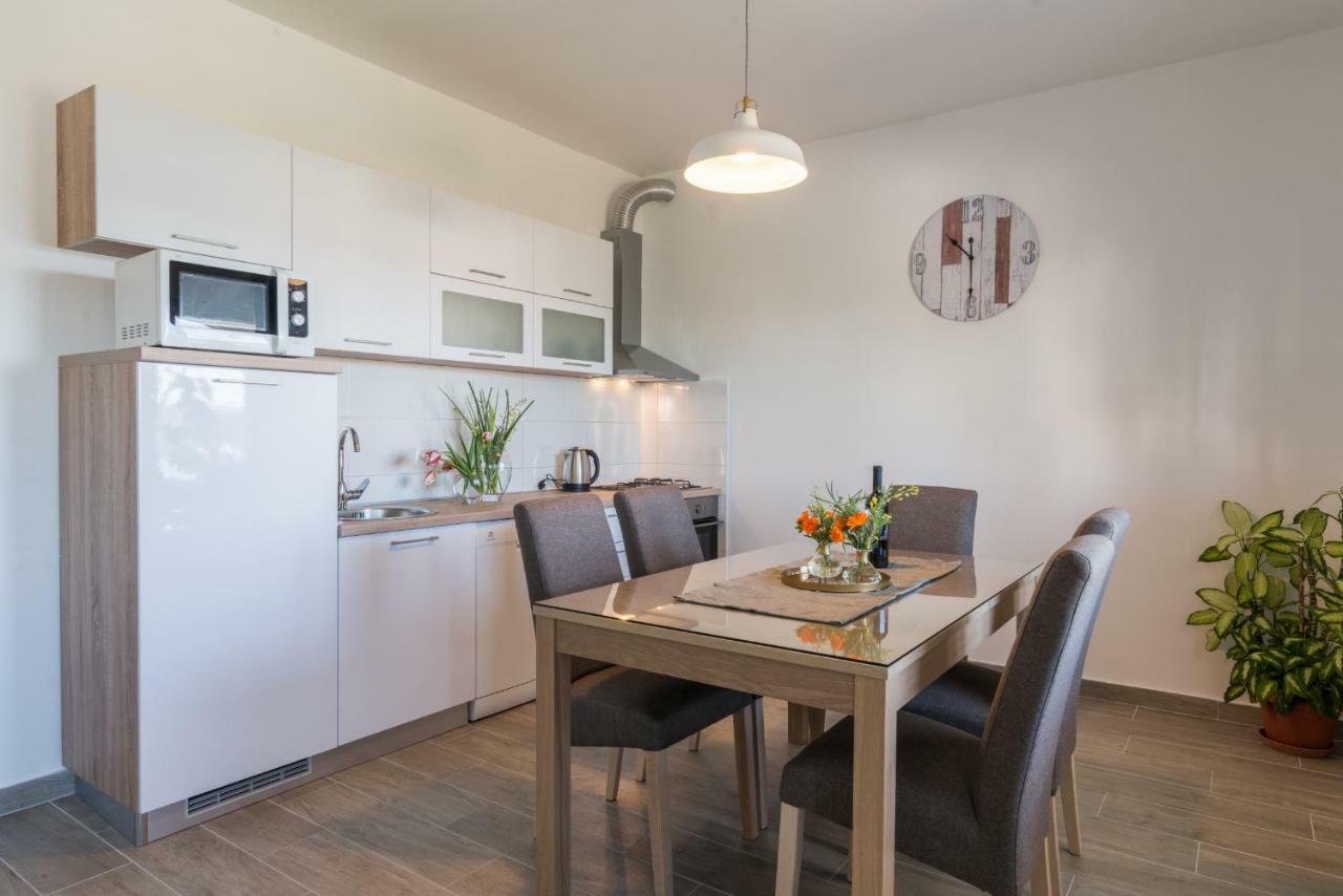 Apartment Okrug Gornji - Trogir With Sea View 외부 사진